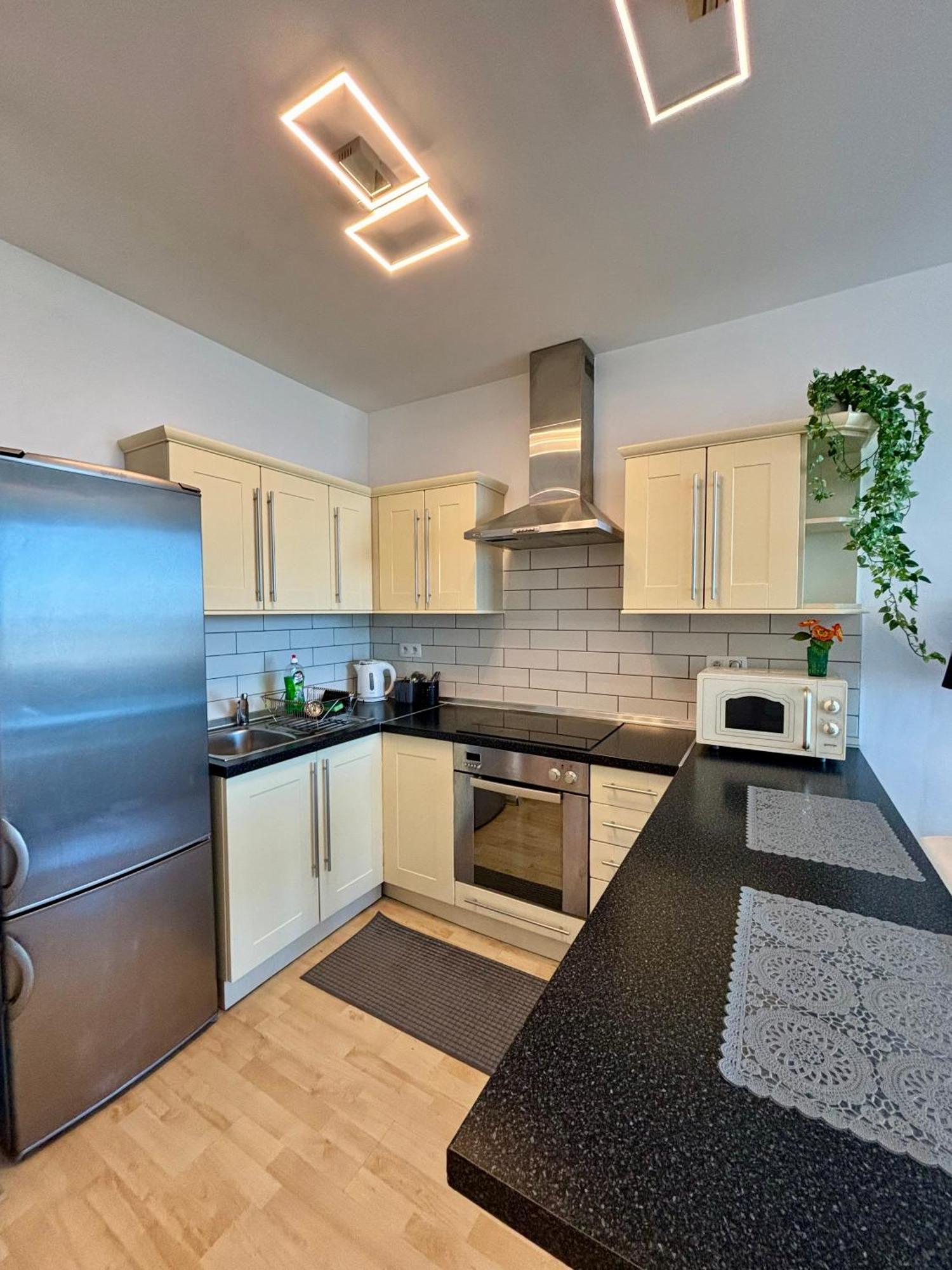 Appartamento Three Towers With Beautiful View And Parking! Bratislava Esterno foto