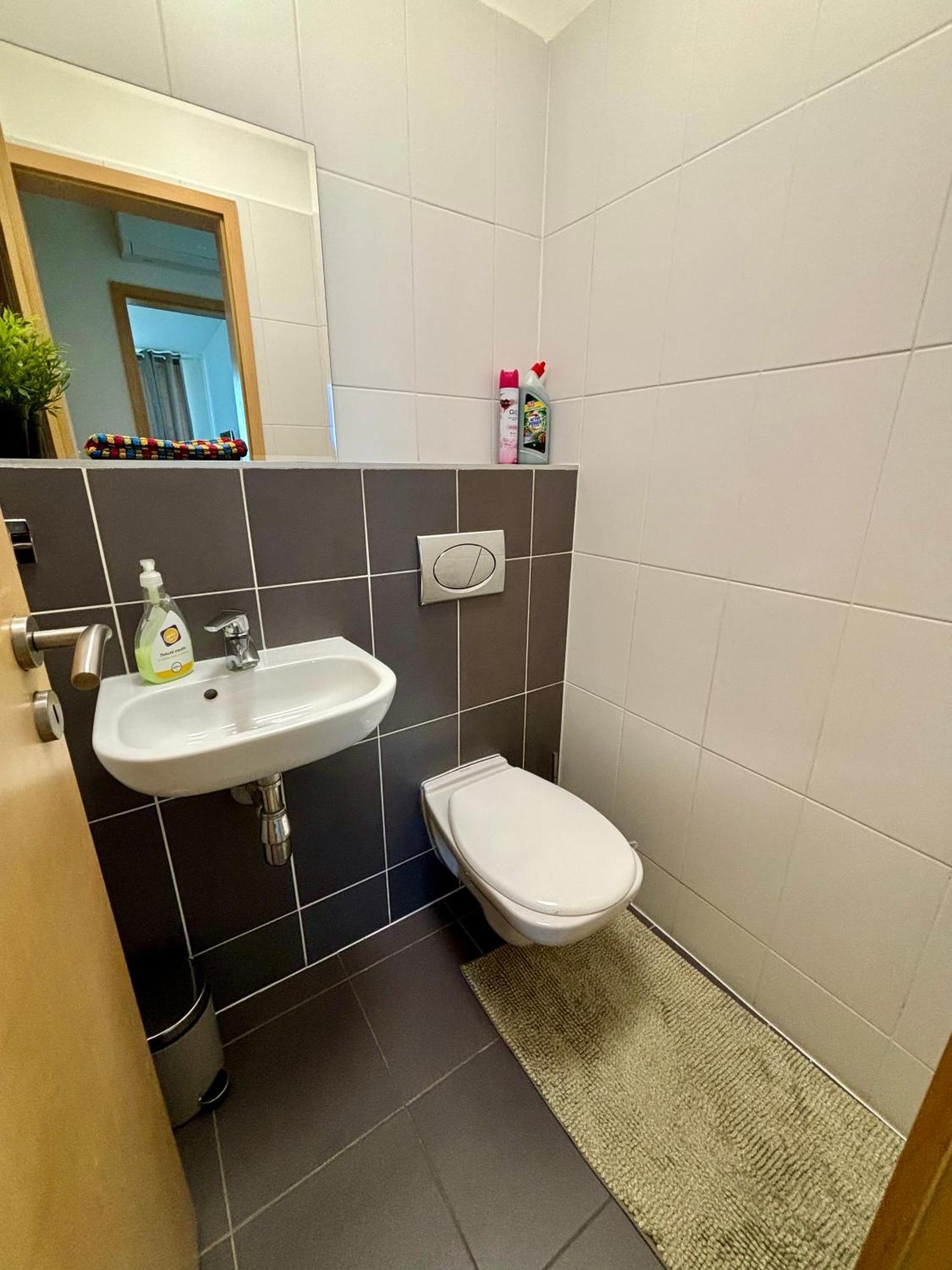 Appartamento Three Towers With Beautiful View And Parking! Bratislava Esterno foto